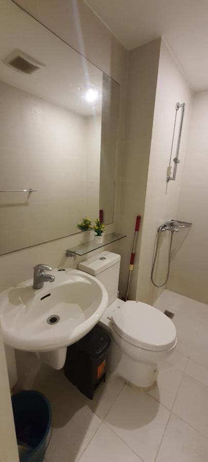Jn Condotel The Azure Urban Resort Residences Paranaque City Exterior photo